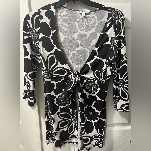 CAbi WOMENS MEDIUM FLORAL TIE FRONT 3/4 SLEEVES TOP SIZE M - Picture 1 of 7